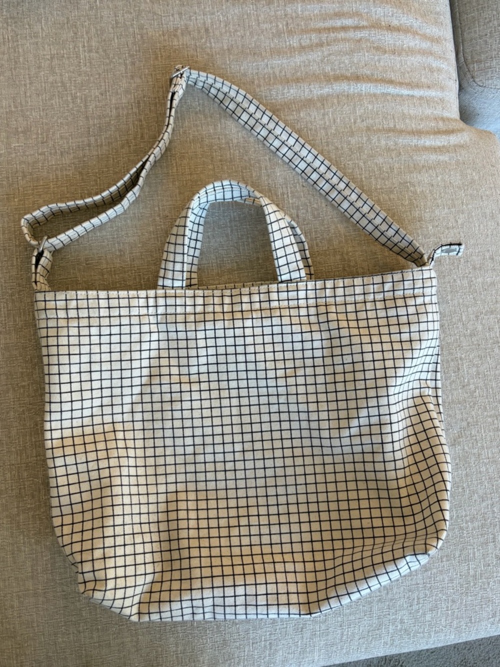 Baggu Horizontal Zip Duck Bag in Natural Grid